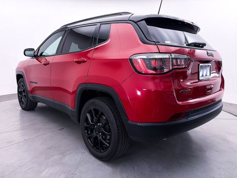 Used 2023 Jeep Compass Latitude AWD/4WD image 11