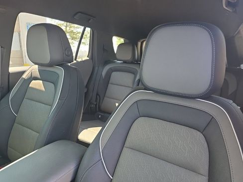 Used 2025 Chevrolet Equinox LT w/ Convenience Package II AWD/4WD image 12