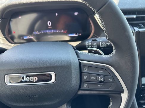 Used 2023 Jeep Grand Cherokee L Laredo AWD/4WD image 27