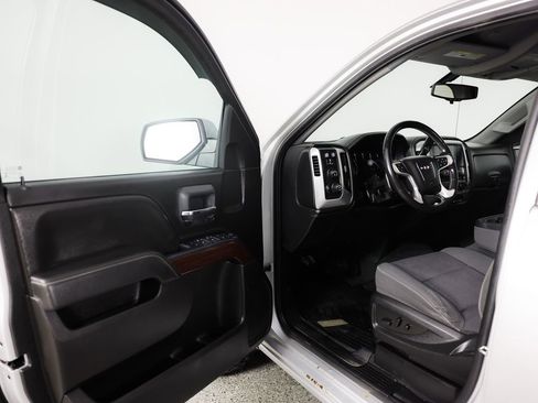 Used 2019 GMC Sierra 1500 SLE w/ SLE Value Package image 29