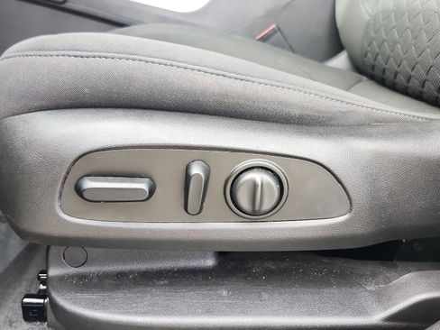 Used 2021 Chevrolet Blazer LT w/ Midnight/Sport Edition image 9