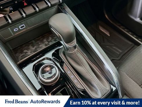 New 2025 GMC Canyon Elevation w/ Convenience Package image 13