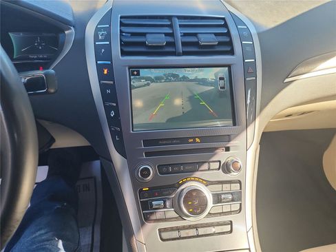 Used 2017 Lincoln MKZ Reserve image 30