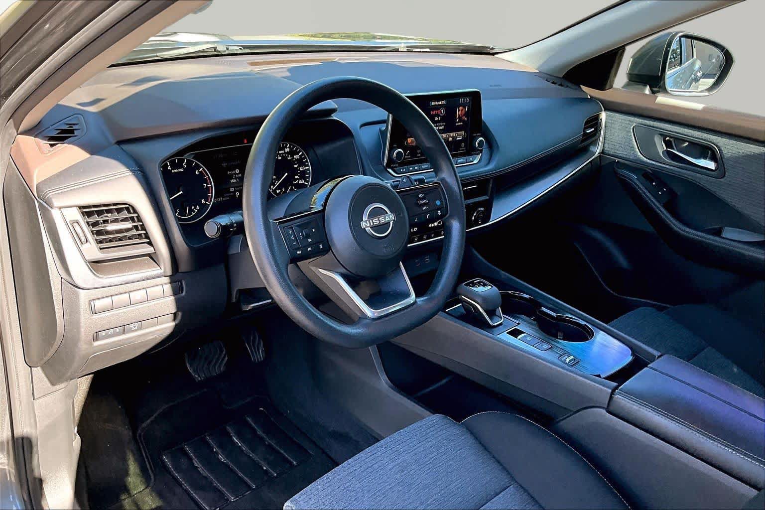 Used 2023 Nissan Rogue SV FWD image 18