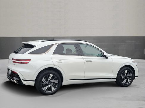 Certified 2026 Genesis GV70 3.5T Sport Advanced AWD/4WD image 2