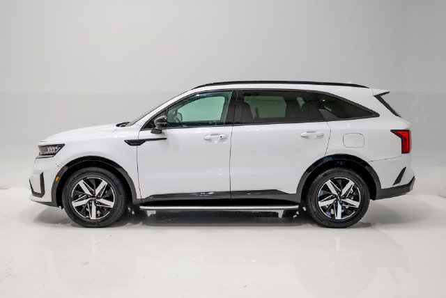Used 2023 Kia Sorento EX w/ Panoramic Sunroof Package FWD image 29