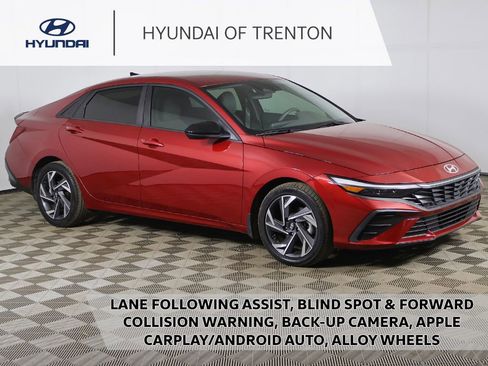 Used 2025 Hyundai Elantra Sport FWD image 1