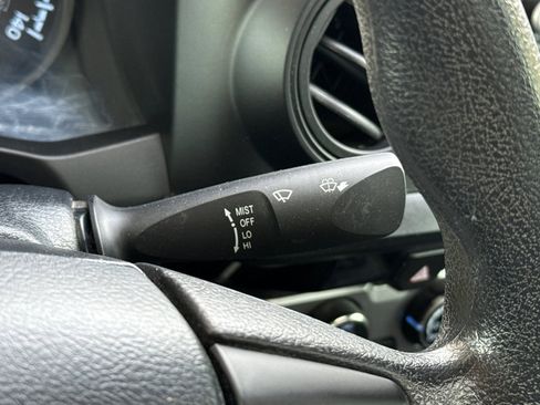 Used 2018 Toyota Tacoma SR image 30