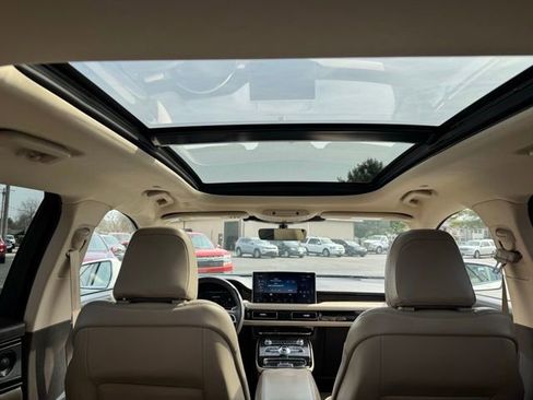 Used 2022 Lincoln Nautilus Reserve w/ Equipment Group 201A image 3