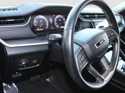 Used 2021 Jeep Grand Cherokee L Limited image 13