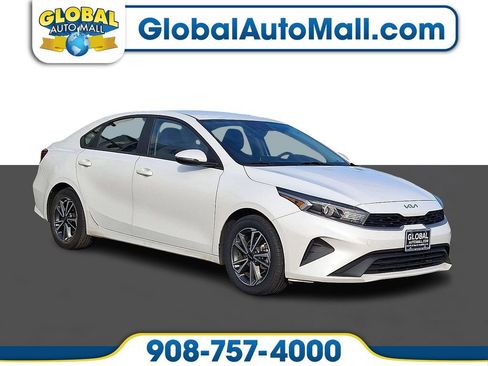 Used 2023 Kia Forte LXS w/ LXS Technology Package image 1