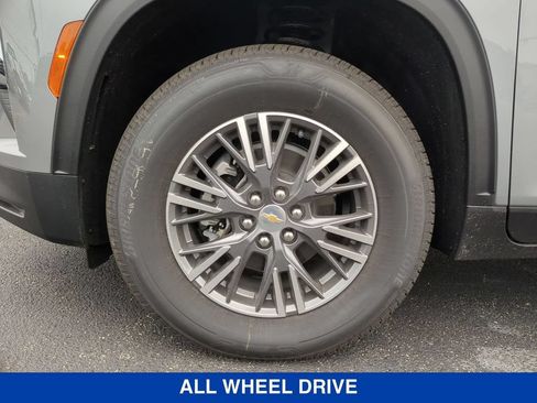 New 2026 Chevrolet Traverse LT w/ Driver Confidence Package AWD/4WD image 33