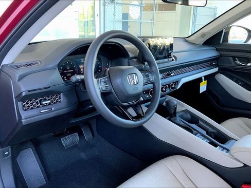 Used 2025 Honda Accord SE image 9