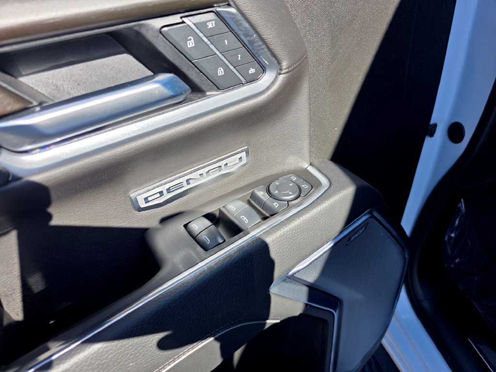 Certified 2025 GMC Sierra 1500 Denali w/ Technology Package AWD/4WD image 12