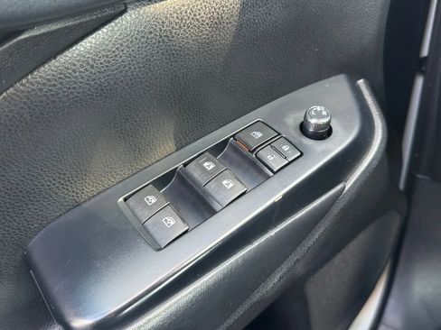 Used 2019 Toyota Highlander SE AWD/4WD image 40