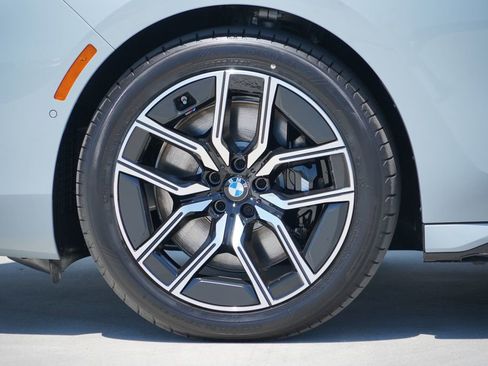 New 2026 BMW 740i w/ Premium Package RWD image 5