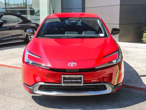 Used 2024 Toyota Prius Prime SE image 2