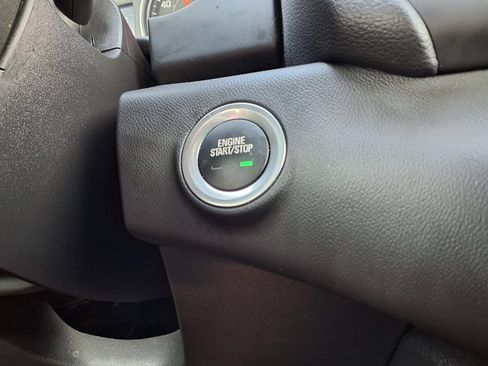 Used 2024 GMC Terrain SLE w/ Driver Convenience Package FWD image 11