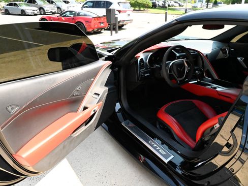 Used 2019 Chevrolet Corvette Z06 RWD image 15