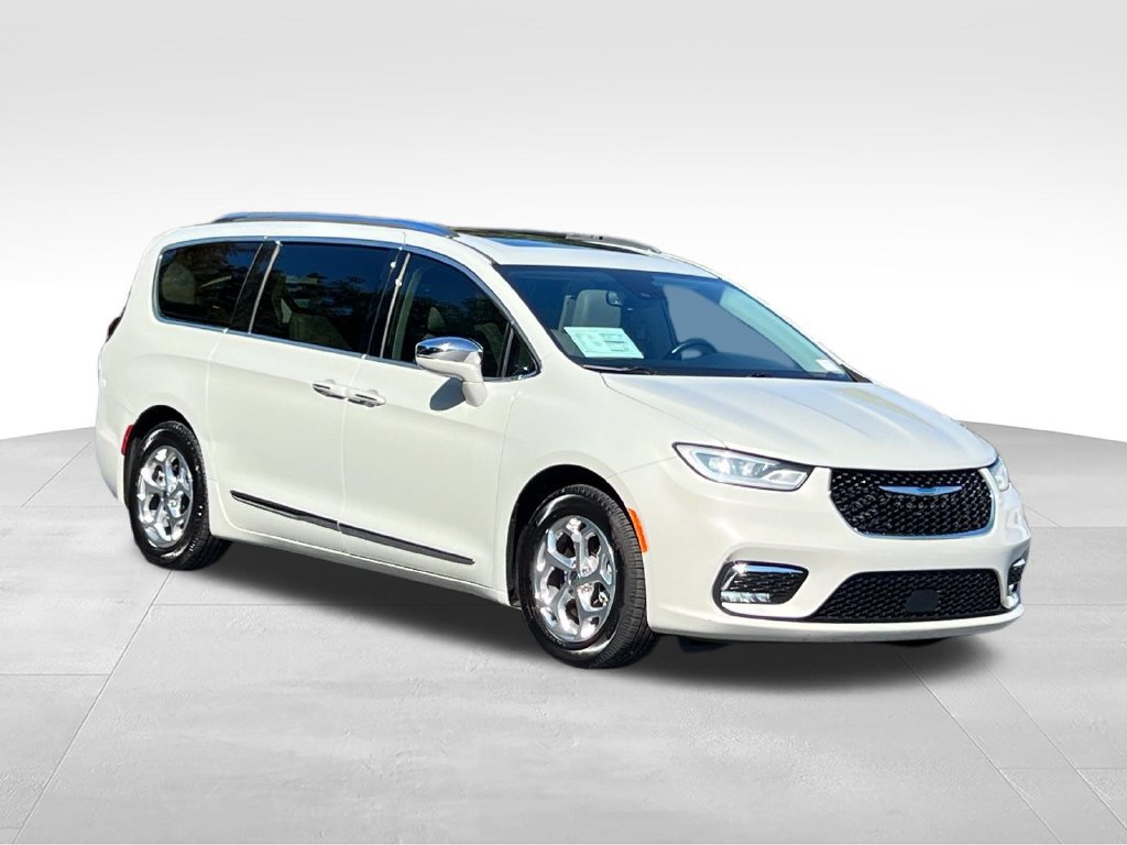 Used 2021 Chrysler Pacifica Limited w/ Uconnect Theater Family Group FWD image 3