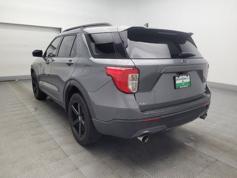 Used 2021 Ford Explorer XLT w/ Equipment Group 202A AWD/4WD image 5