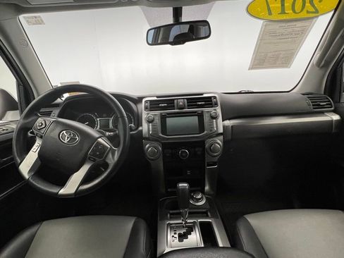 Used 2017 Toyota 4Runner SR5 Premium image 10