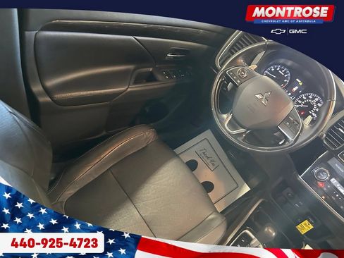 Used 2017 Mitsubishi Outlander GT AWD/4WD image 24