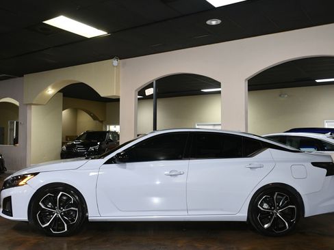 Used 2023 Nissan Altima 2.5 SR FWD image 51