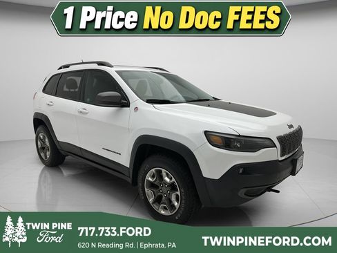 Used 2019 Jeep Cherokee Trailhawk w/ Comfort/Convenience Group AWD/4WD image 1