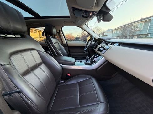 Used 2020 Land Rover Range Rover Sport HSE image 12