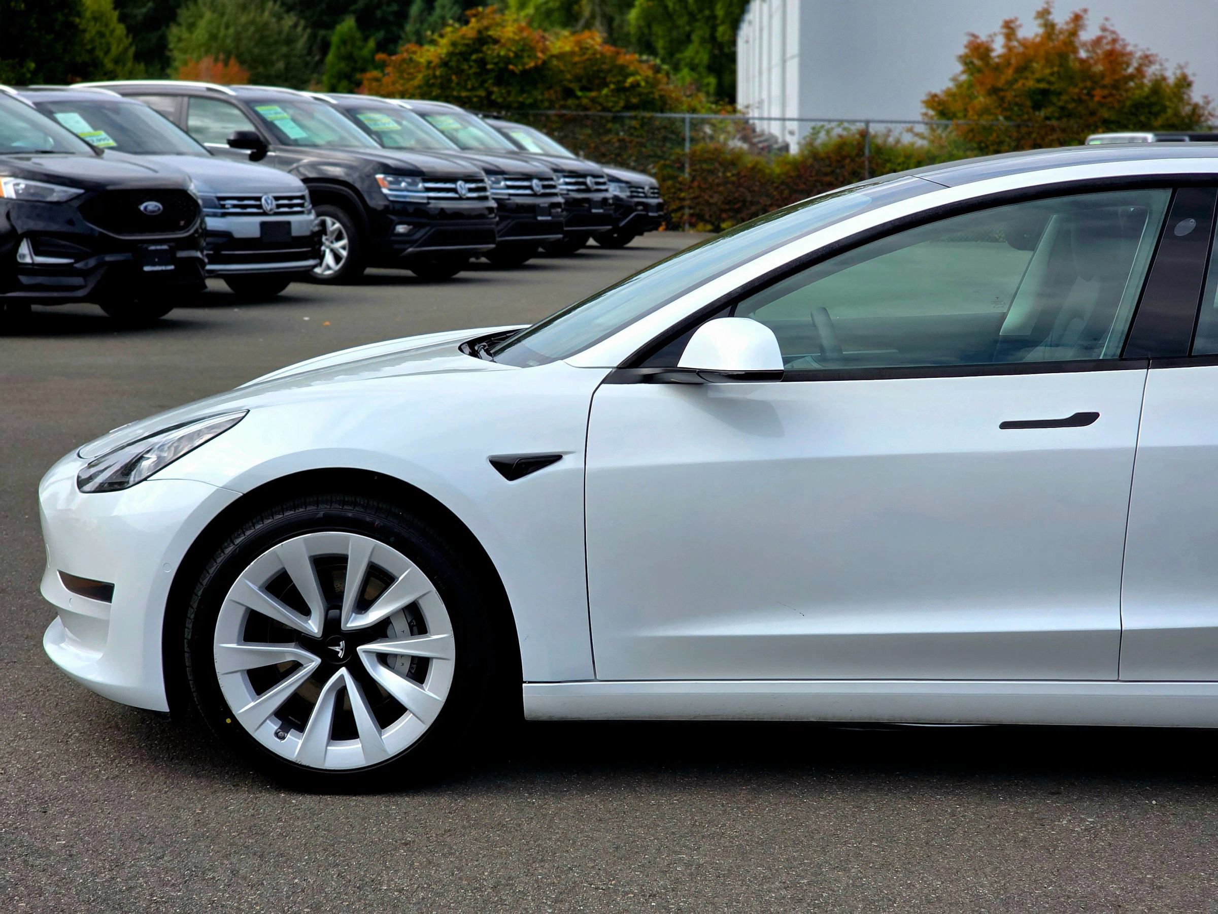 Used 2021 Tesla Model 3 Standard Range Plus RWD image 8