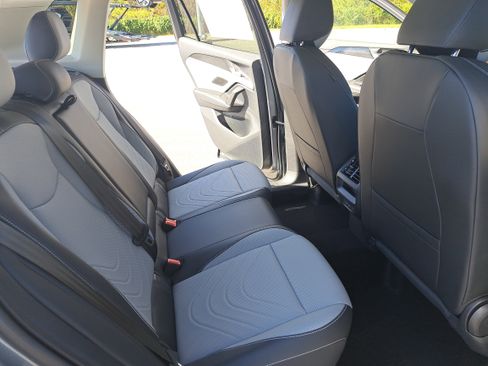 New 2026 Volkswagen Tiguan SE image 11