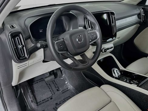 Used 2026 Volvo XC40 B5 Plus w/ Protection Package Premier AWD/4WD image 9