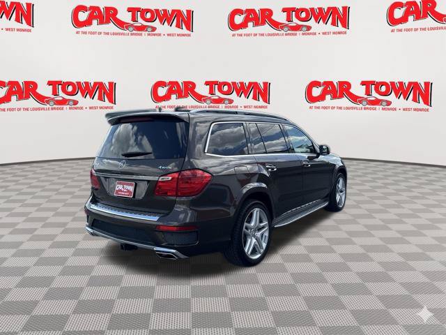 Used 2015 Mercedes-Benz GL 550 4MATIC w/ Accessory Chrome Package image 3