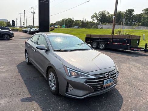 Used 2020 Hyundai Elantra SE FWD image 9
