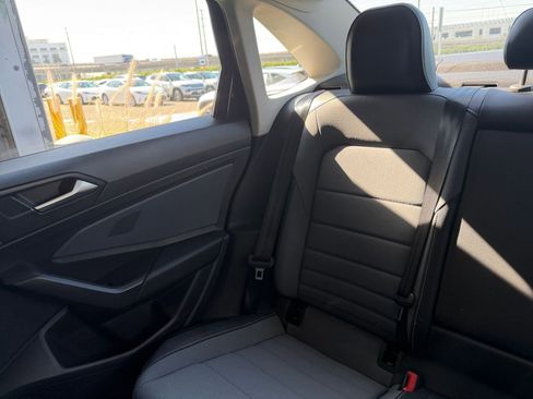 Used 2025 Volkswagen Jetta SE image 38