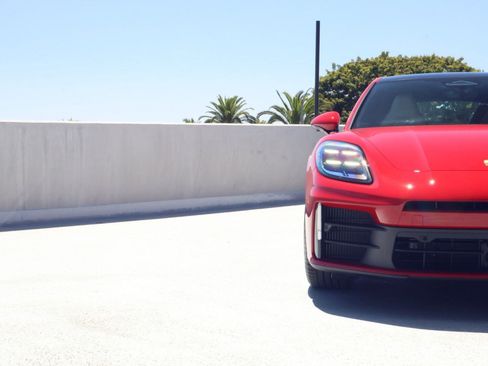 New 2026 Porsche Panamera image 12
