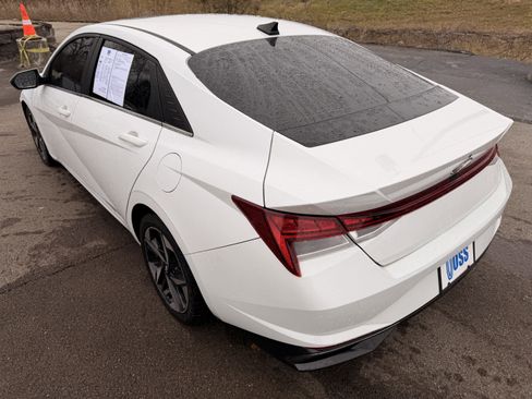 Used 2021 Hyundai Elantra Limited image 5