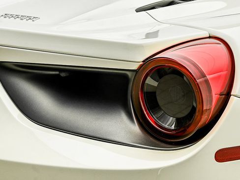 Used 2017 Ferrari 488 Spider RWD image 28