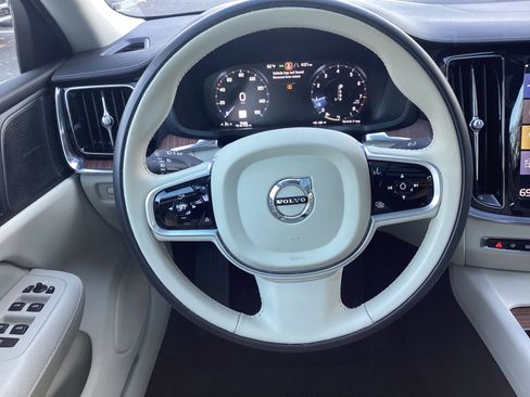 Used 2020 Volvo S60 T5 Inscription w/ Protection Package Premier image 18