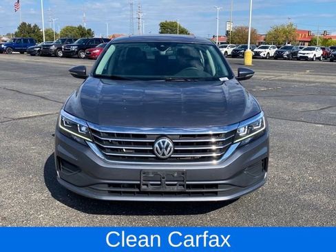 Used 2022 Volkswagen Passat 2.0T image 3