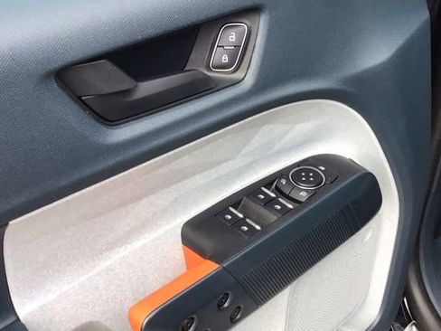 Used 2024 Ford Maverick XLT image 18