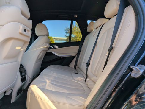 Used 2021 BMW X5 xDrive40i w/ Premium Package image 35