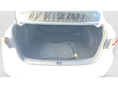 Used 2020 Toyota Corolla LE FWD image 9