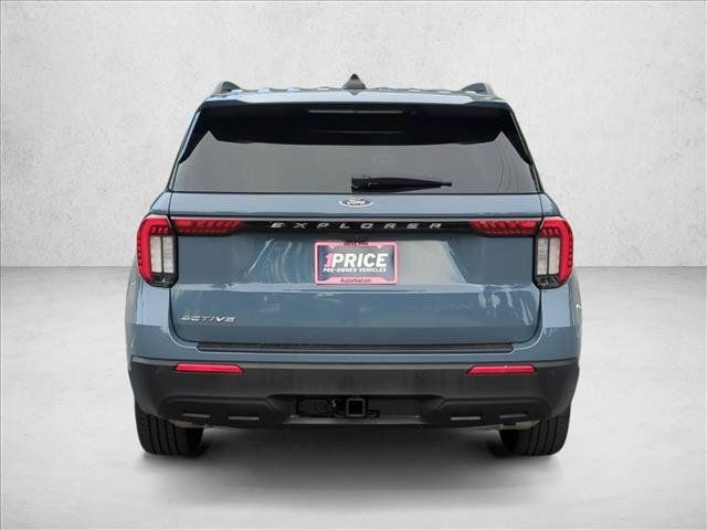 Used 2025 Ford Explorer Active RWD image 7