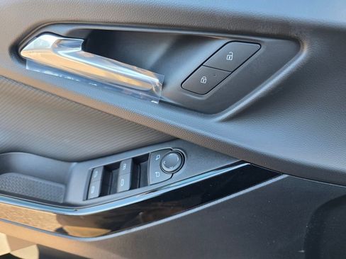 New 2026 Chevrolet Equinox LT image 10