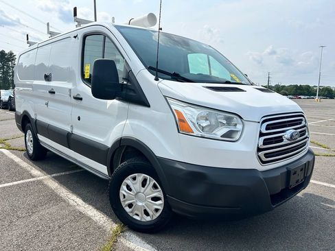 Used 2017 Ford Transit 250 130 Low Roof w/ Exterior Upgrade Package RWD image 1