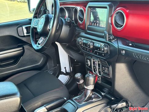 Used 2018 Jeep Wrangler Unlimited Rubicon w/ LED Lighting Group AWD/4WD image 11