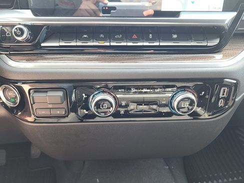 New 2026 GMC Sierra 1500 Elevation image 29