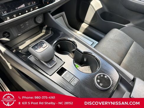 Certified 2025 Nissan Rogue SV AWD/4WD image 19